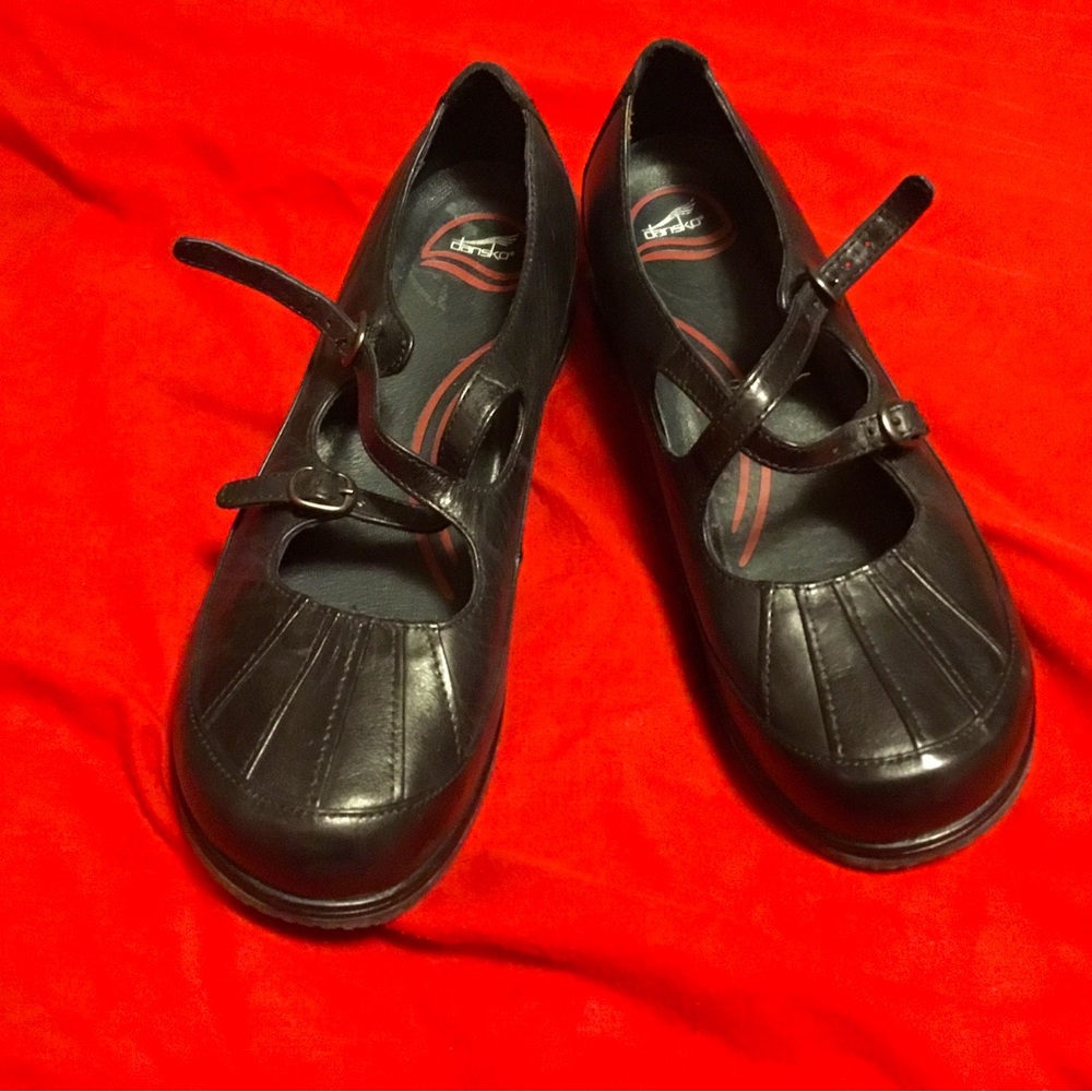 Dansko RoundToe CrossStrap